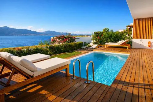 Villa Rika Seaside Villa, Pool, 3 Bedroom Near Promenade