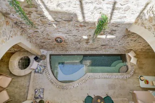 Villa Kamares, a 1912 stonebuilt unique estate with heated pool!