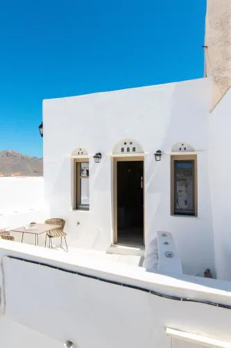 4TWaves Pyrgos House -near the square Platanos