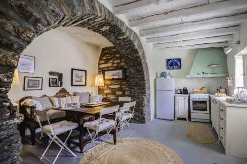 Tinos experience the house