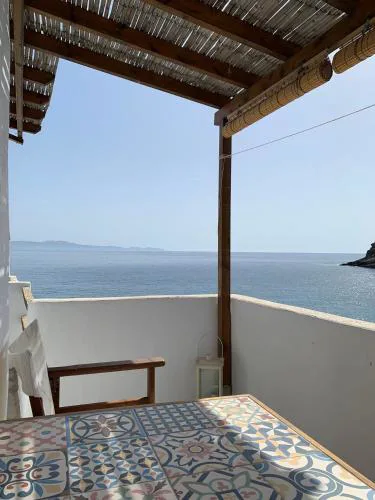 Vathi Balcon Tinos