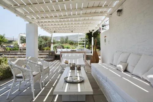 Sea Paros Holiday Villa with panoramic views over Naoussa bay