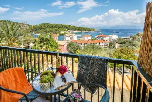 Fenia's Studio - Charming Seaview Getaway in Gaios, Paxos