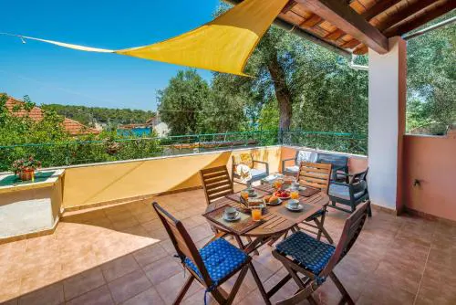 Katia Apartments