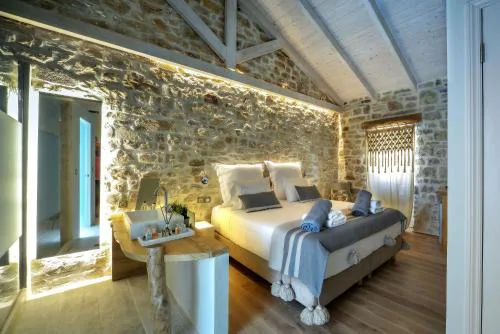 Paxos Fairytales Lovenest 2
