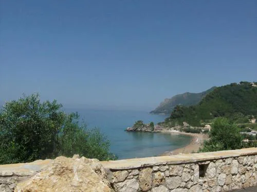 Studio Apartments with large swimming pool and Sea view at Pelekas Beach, Corfu