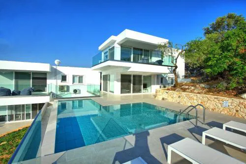 Villa Athena by PosarelliVillas