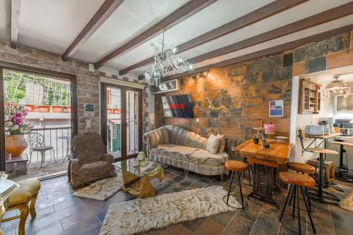 Mcm Luxury & Traditional house