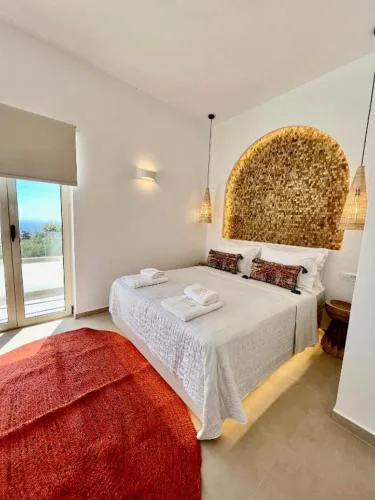 Thealos Santorini ( close to square)