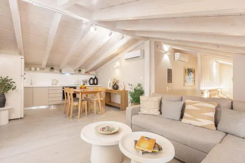 Pythagoreio Blue Street Upper Floor Apartment