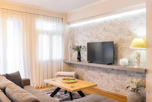Pythagorio Blue Street Apartment with Balcony