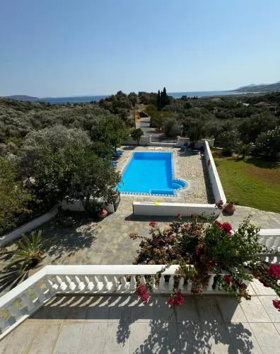 Villa Karras