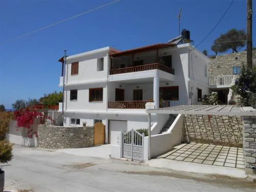 Leonidas Comfortable holiday residence