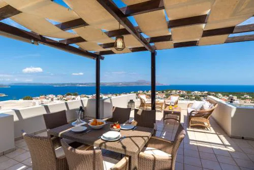 Vista Penthouse in Plaka With Shared Pool -BY APOKORONAS VILLAS