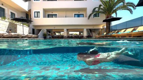 La Stella Suites