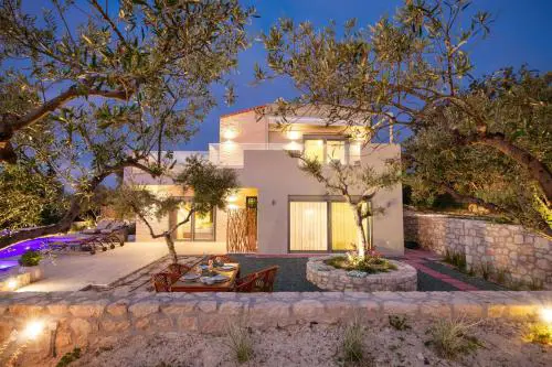 LILY'S VILLA LEMONIA
