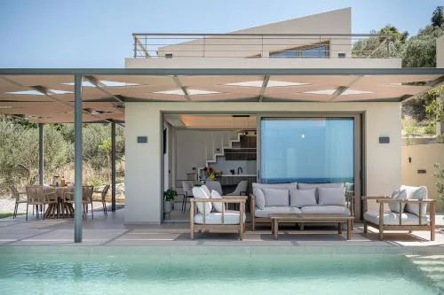 Seaview villa with pool in nature next to Platanias