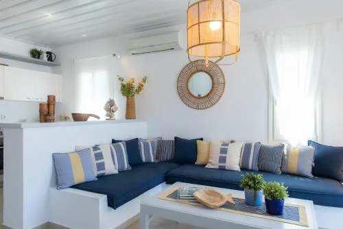 Nefeli guesthouse with outdoor jacuzzi in platys gialos Sifnos
