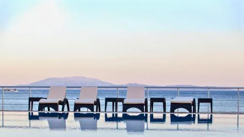 Blue Waves Luxury Suites by the Sea