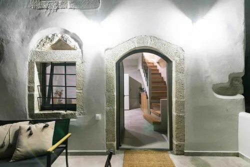 Fos Apartment