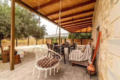 Relaxing StoneHouse Kamara with Jacuzzi