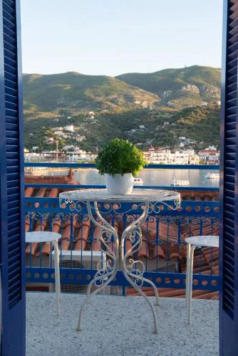 Poros Home