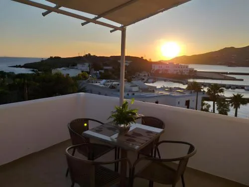 Meltemi Syros