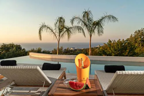 Villa Delfini - Elevated Sea Views by etouri