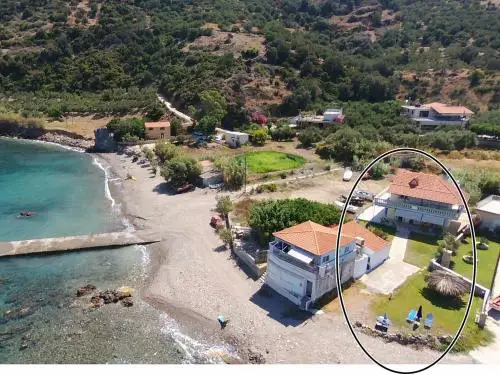 House just on the beach -included 2 canoe and 2 bicycles