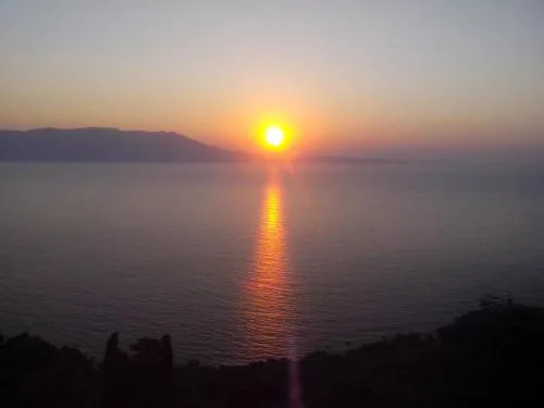 Seaview Studio in beautiful setting, west from Chania