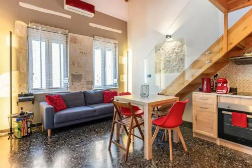 Arcade central retro apartment