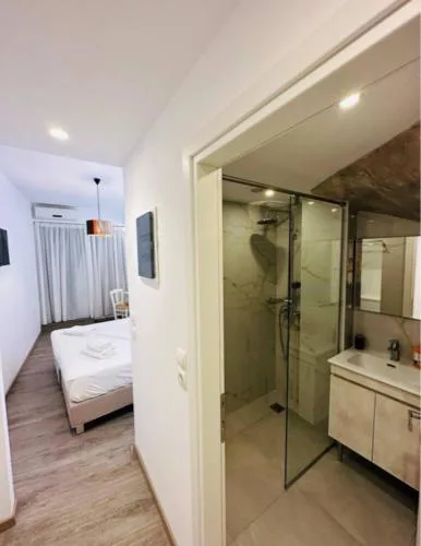Breeze - Seafront Apartment