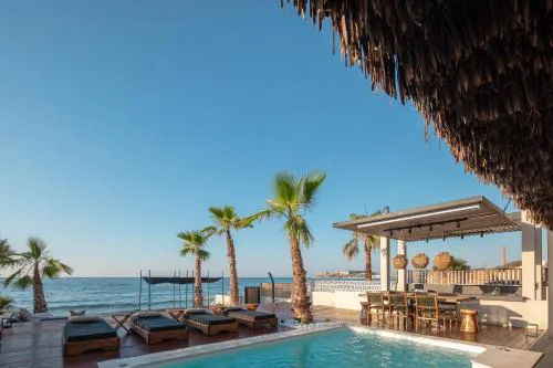 Casa Negro - Beachfront Living by etouri