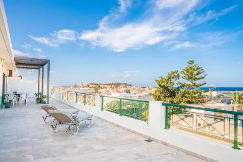 Lilys Penthouse in the centre of Rethymno with private parking