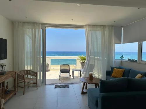 Nathalie's Beachfront Apartment
