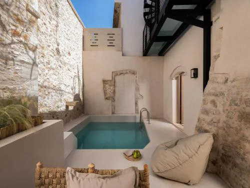 Sutor Chic Manor