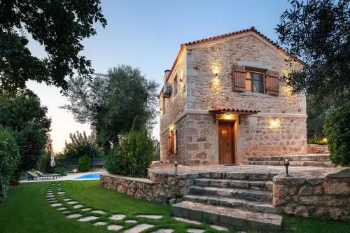 Villa Caneva - Countryside Haven with Full Privacy