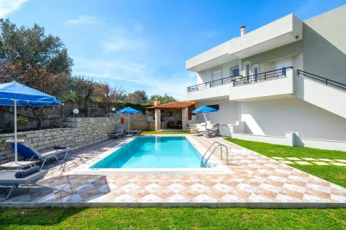 Villa Pantelis with private pool