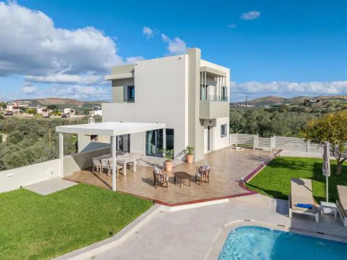 Dina Villa