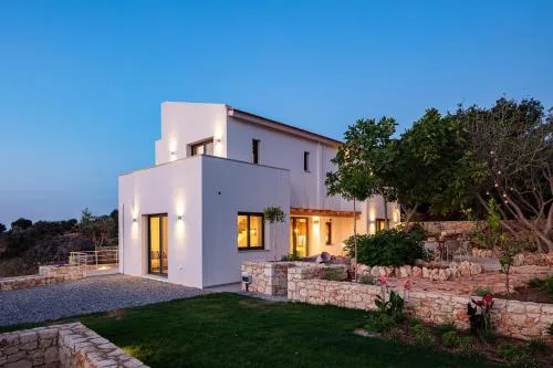 Villa Sun, Roussospiti