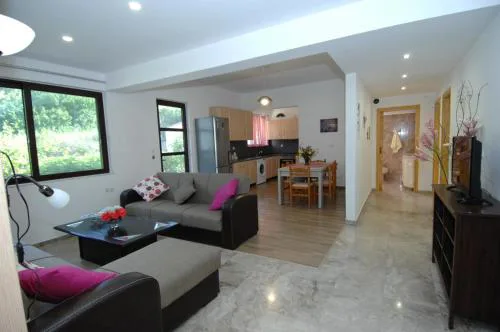 Salakos Mountain View Home