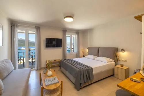 Cavaliere Seafront House - Klio
