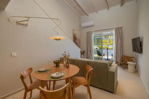 Cavaliere Seafront House - Thalia