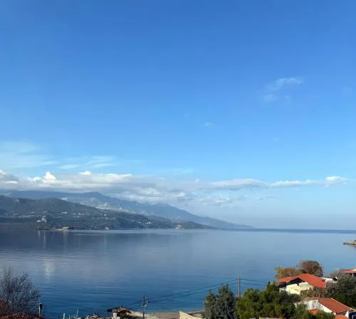 Blue Chameleon Seaview Maisonette