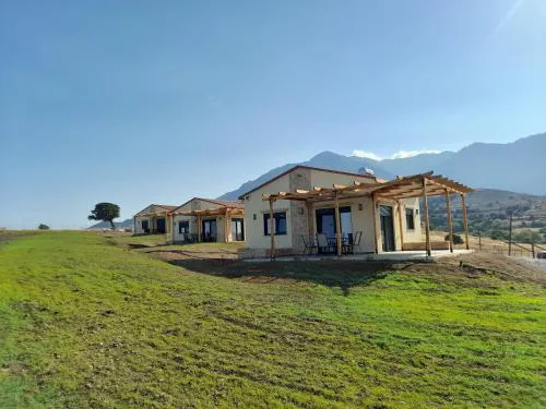 Pezoulia Cottages