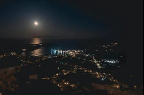 Camaraki Castle House , Chora Serifos