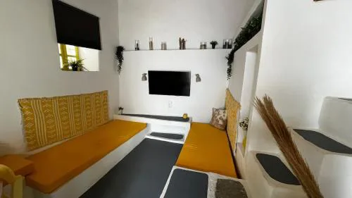 Camaraki Yellow House, Chora Serifos