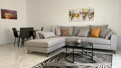Golden Flower Luxury Apartment