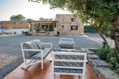 Villa Xerolithia