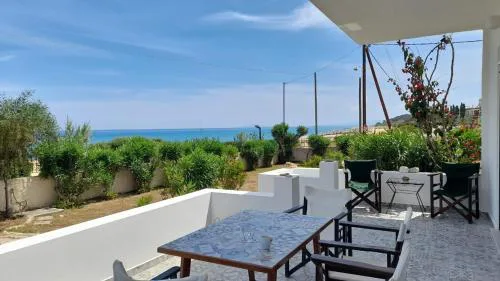 Beachfront Oleanders House in Skala